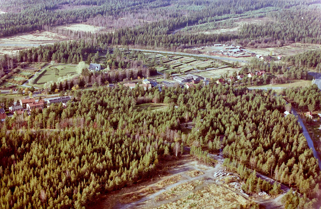 Umeå Camping, Sandbacka och Stadsliden sett från luften år 1983.