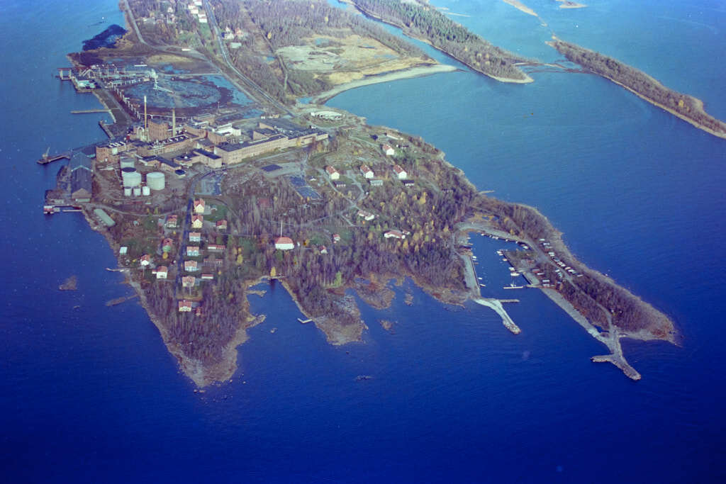 Hörnefors sett från luften år 1984.