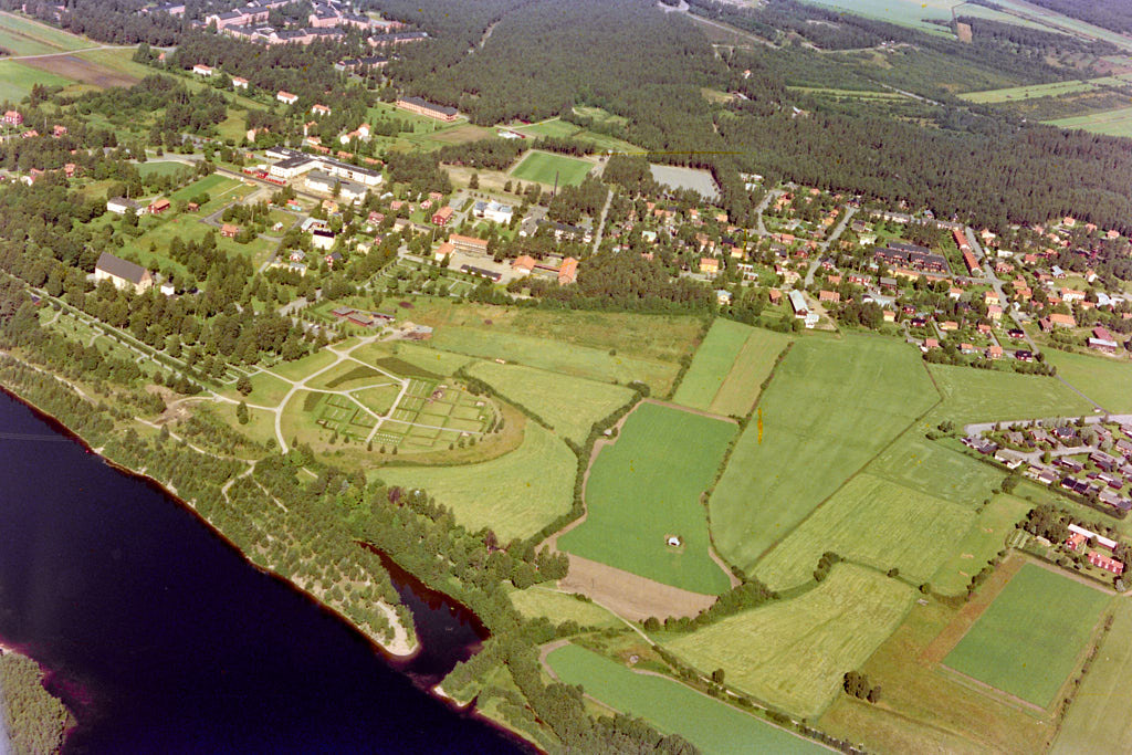 Bilden visar Västerhiske i Umeå år 1984.