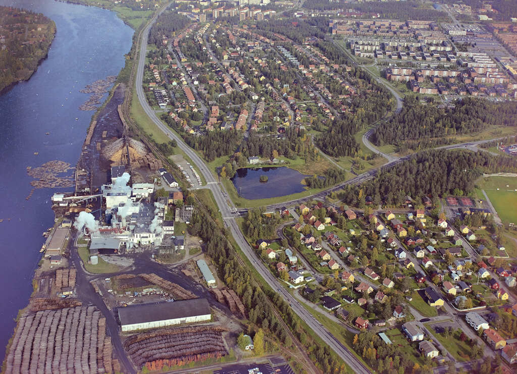 Sofiehem, Bowaters och Gimonäs sett från luften år 1985.