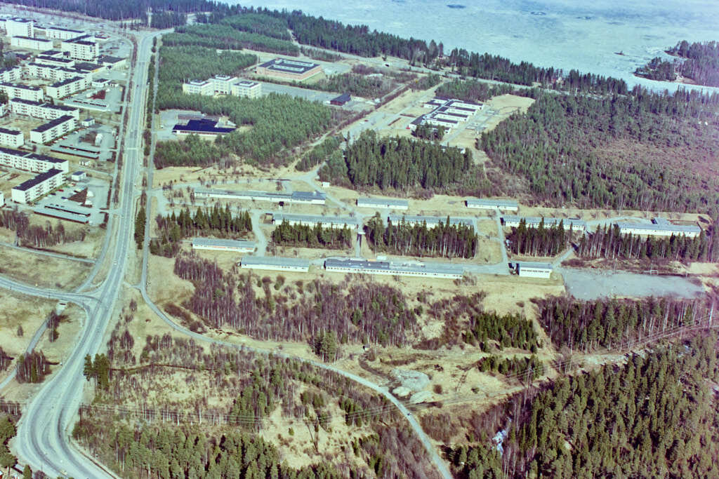 En flygbild som visar Olofsdal år 1985.