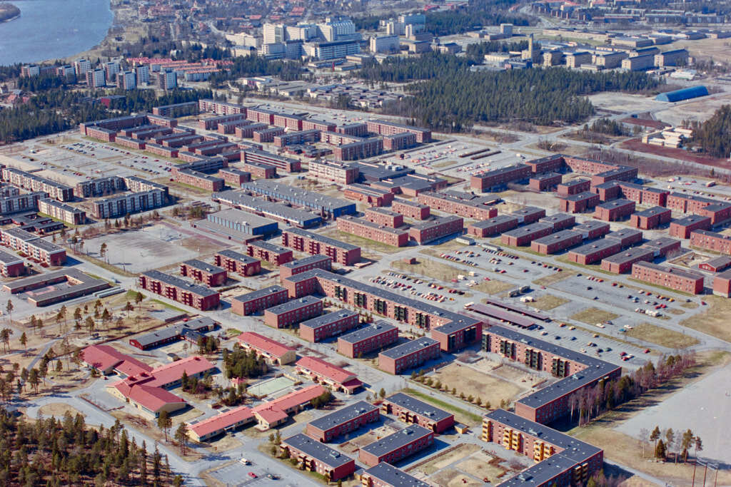 Här kan du se 1985 års flygbild över Ålidhem.