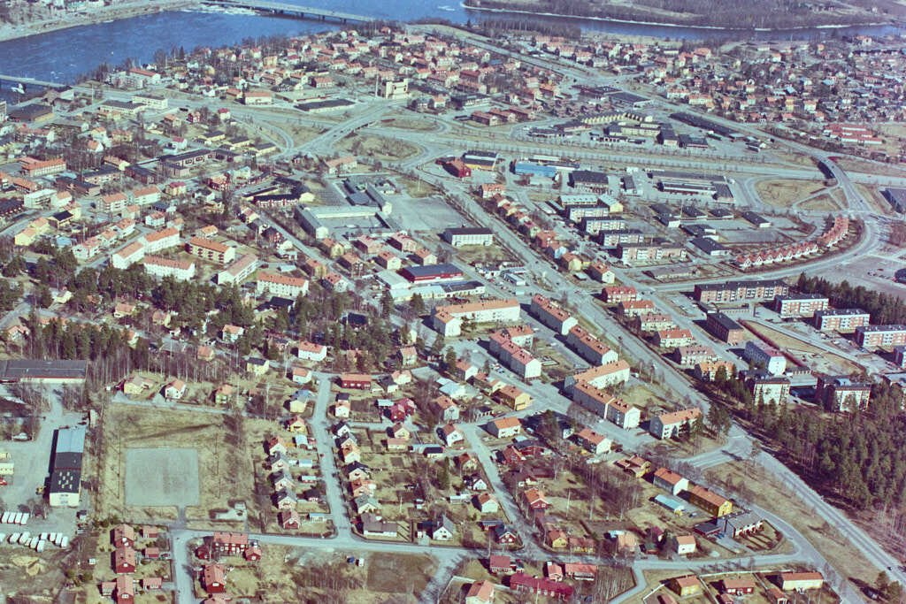 En flygbild som visar Teg och Böle år 1985.