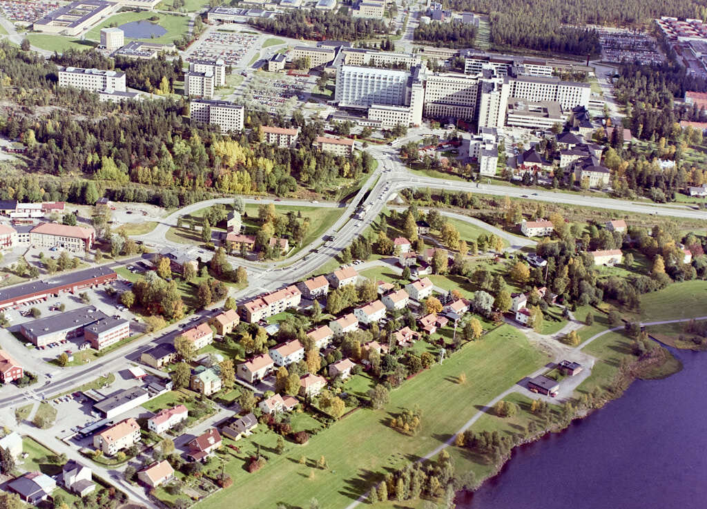 Öbacka sett från luften år 1986.