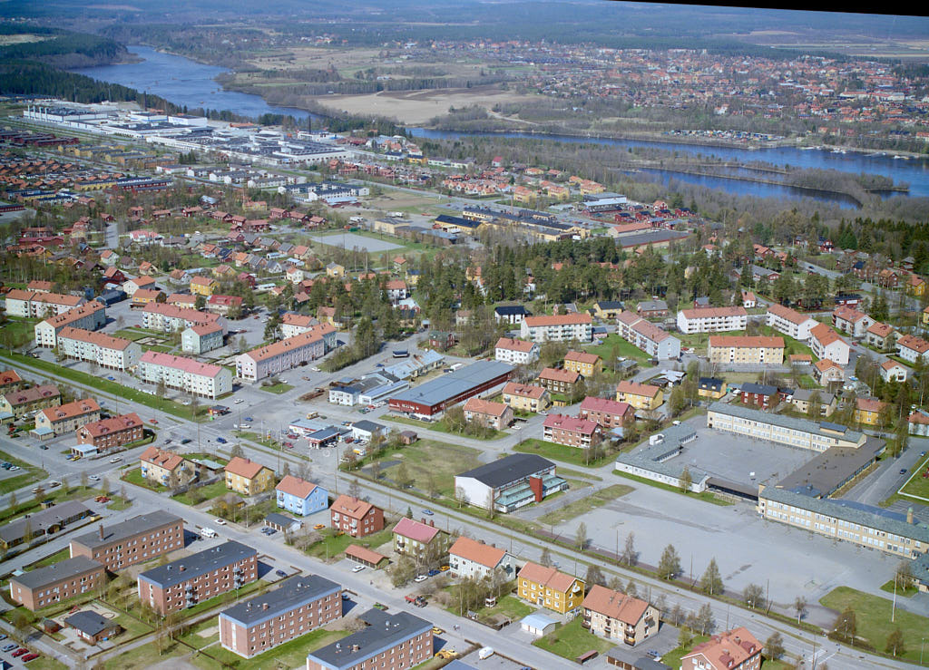 Teg och Böle i Umeå sett från luften år 1987.