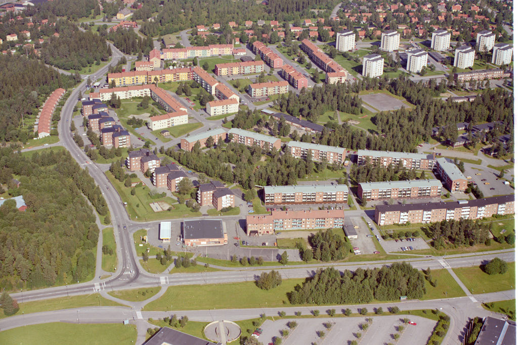 En bild från luften visar Berghem i Umeå år 1987.