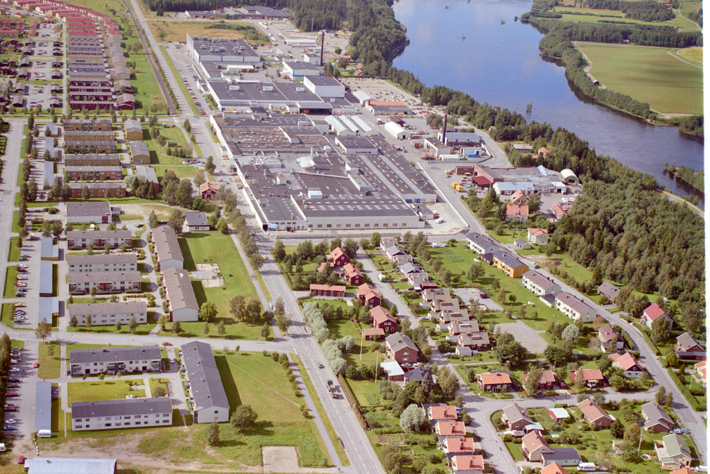 År 1987 togs bilden över Böleäng. Den här bilden är inte bara intressant att titta på, den är också värdefull när man planerar städer och de som vill förstå hur städer ändras över tid. Den hjälper oss att se hur Böleäng har utvecklats och hur de passar in i staden.