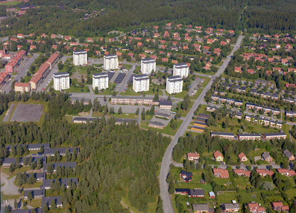 En flygbild som visar Berghem i Umeå år 1987.