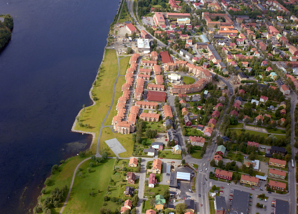 Bilden över Öst på stan i Umeå från 1987, som togs från luften, ger oss en unik möjlighet att se platsen på ett sätt som sällan är möjligt.
