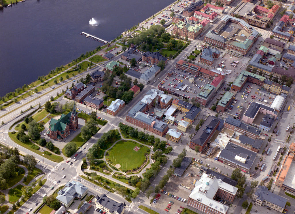 Centrala stan i Umeå sett från luften år 1987.