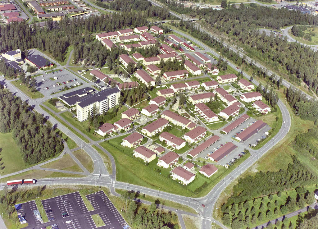 En bild från luften visar Marieberg år 1987.