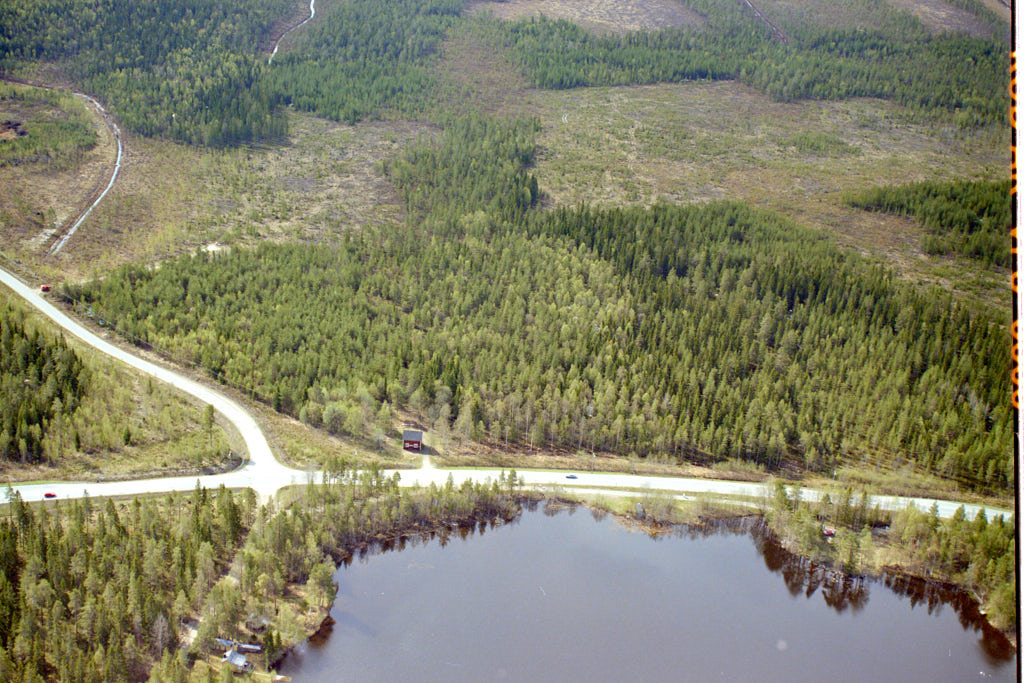 En bild från luften visar Tomtebo i Umeå år 1988.