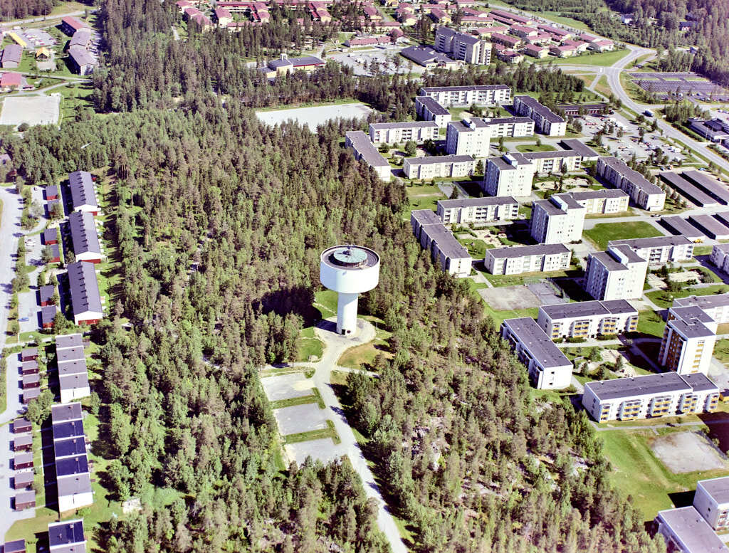 Det här är en bild som togs från ovan av Mariehem år 1988