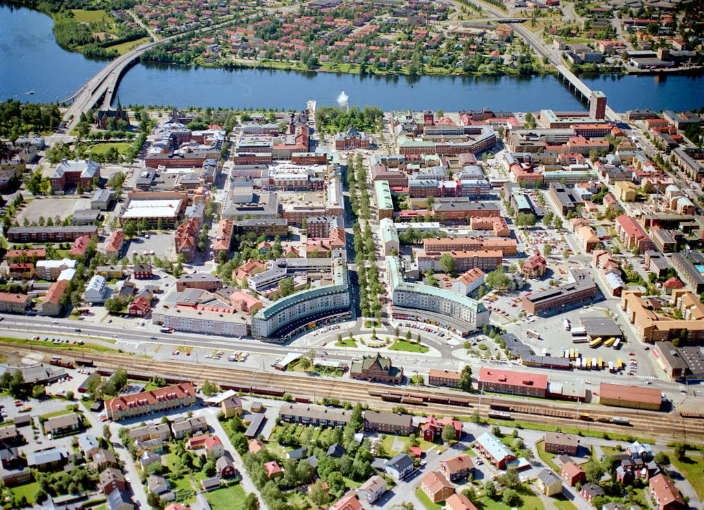 En flygbild som visar Centrala stan i Umeå år 1989.