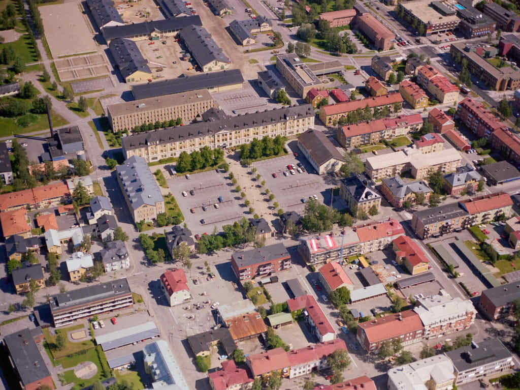 En bild från luften visar Väst på stan i Umeå år 1989.