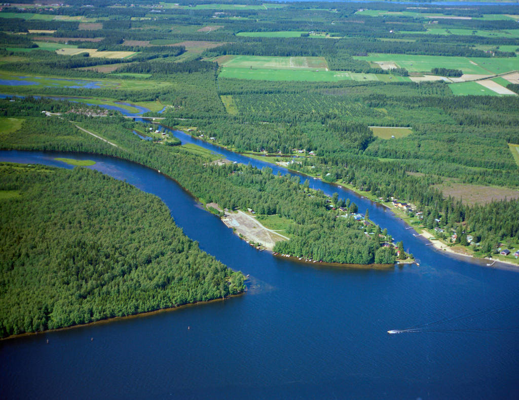 En bild från luften visar Rinneln år 1989.