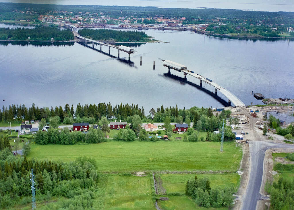 En flygbild som visar Obbola år 1989.