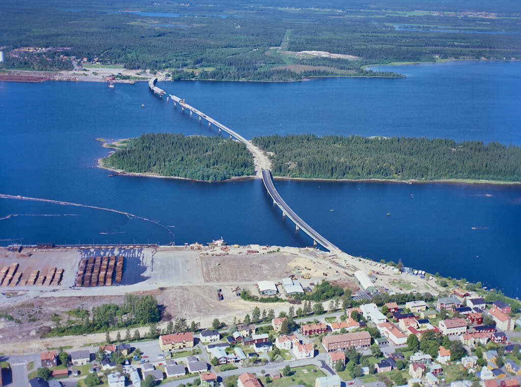 Holmsund sett från luften år 1989.