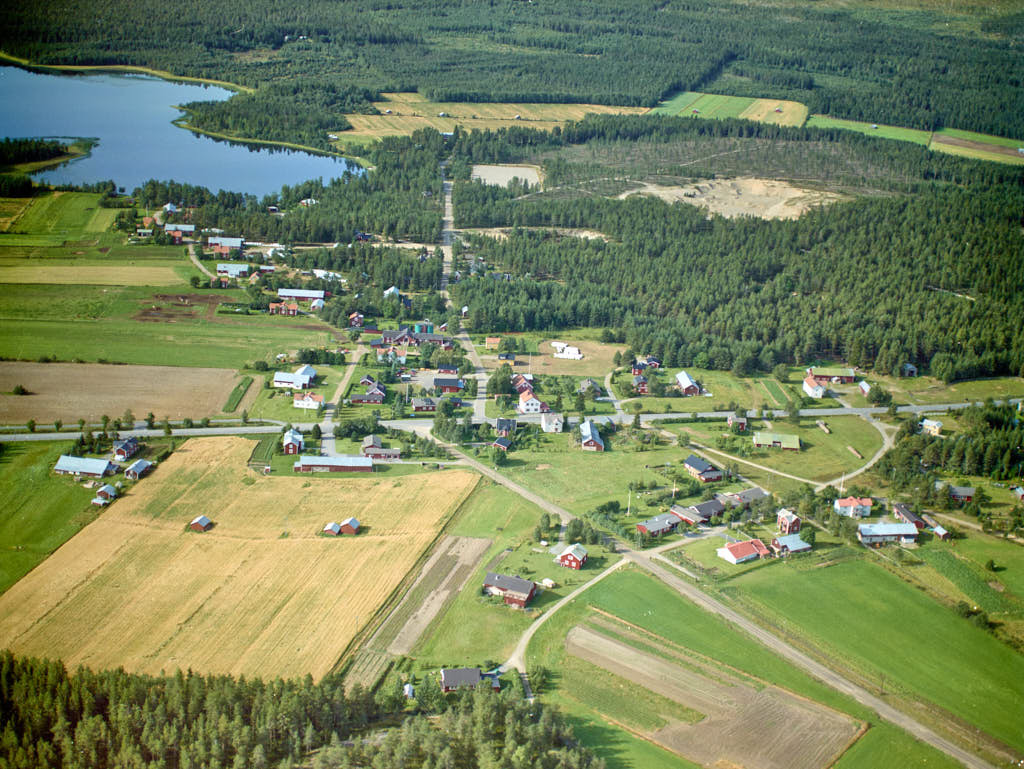 Hissjö sett från luften år 1990.