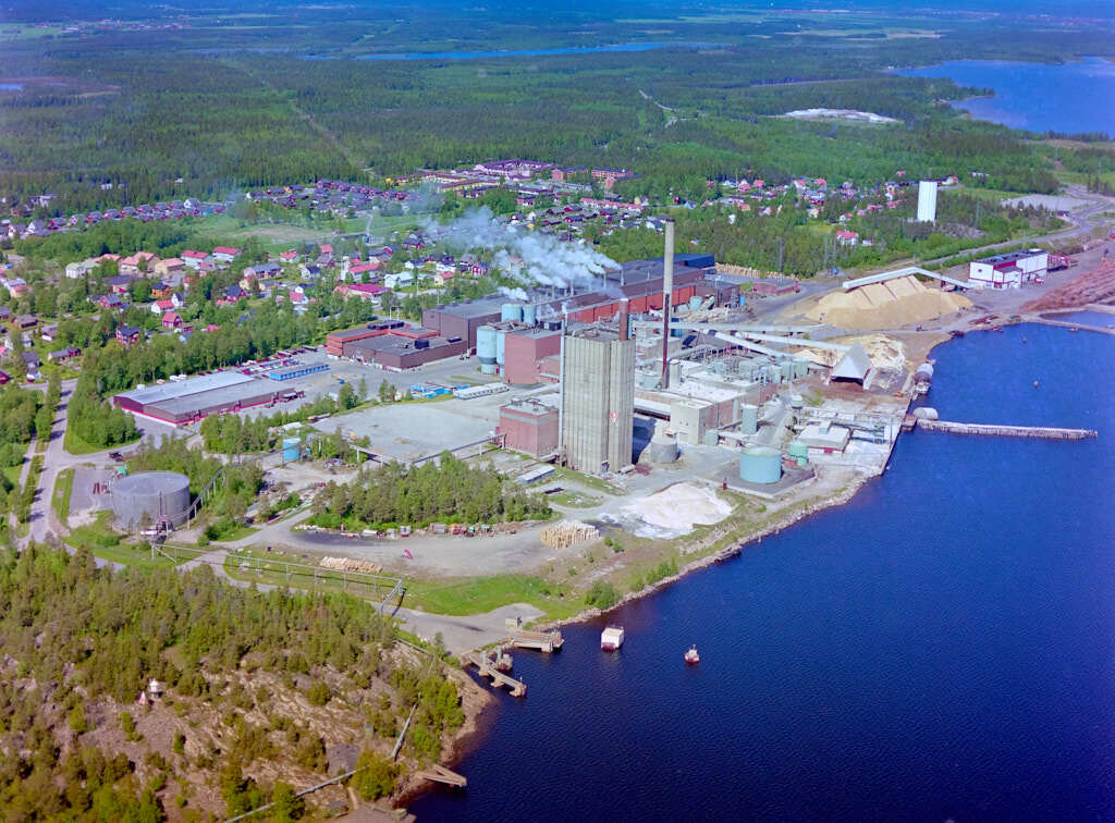 Obbola sett från luften år 1990.