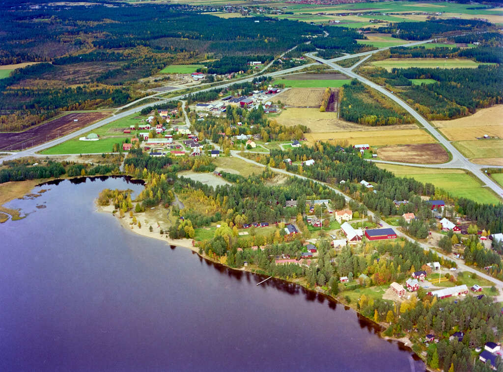 Stöcksjö sett från luften år 1990.