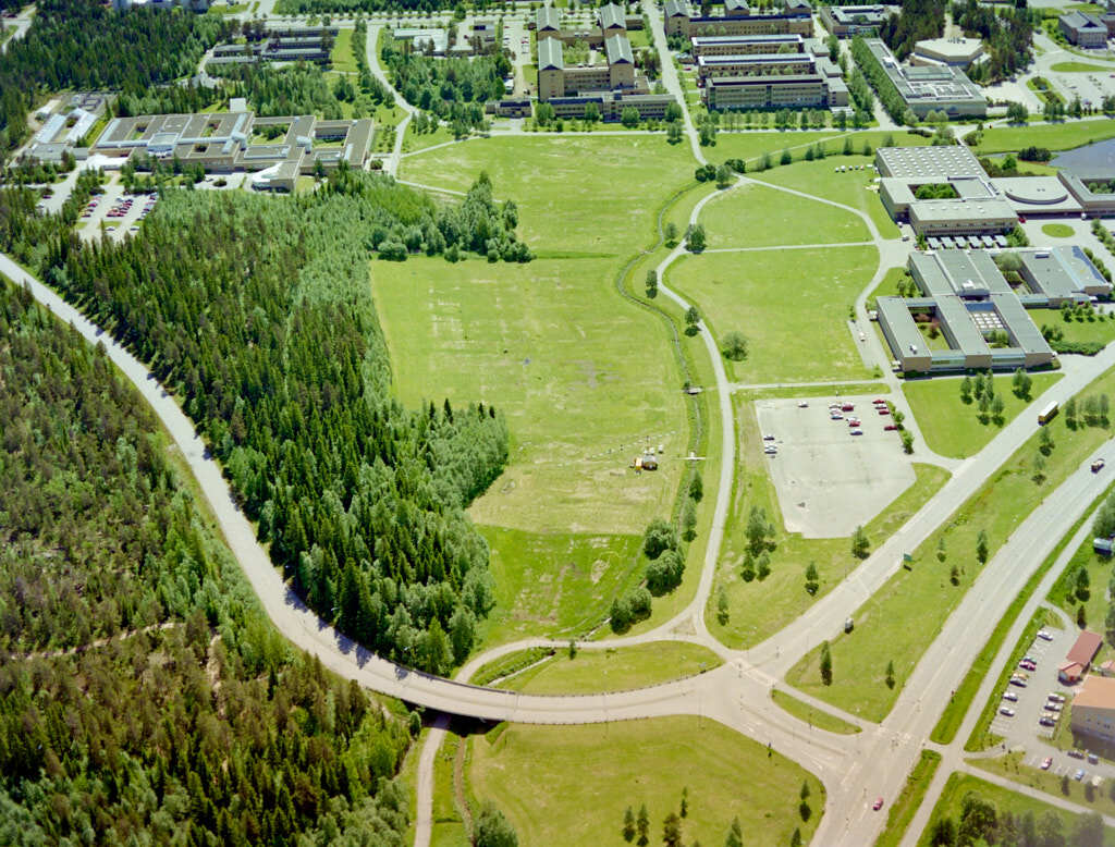 En bild från luften visar Universitetsområdet år 1991.