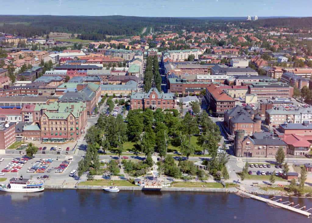 Vy över  1995, med fokus på välkända landmärkena som 