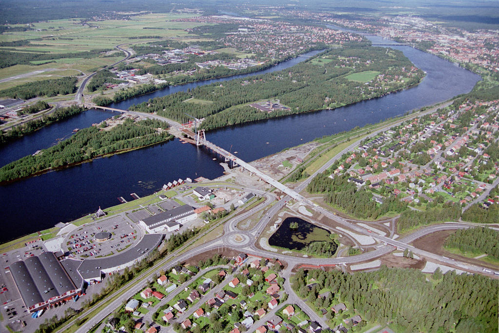 En bild från luften visar Gimonäs i Umeå år 2000.