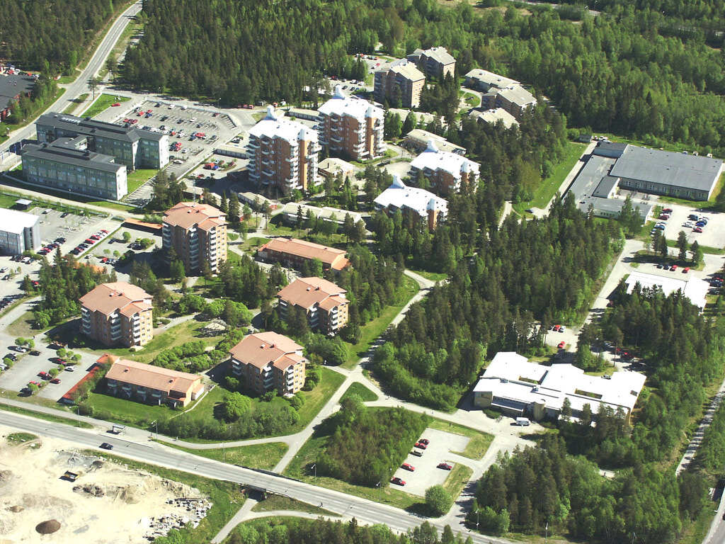 En bild från luften visar Universitetsområdet år 2002.