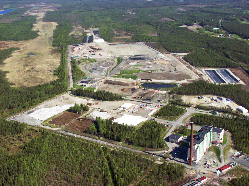 Bilden över Dåva i Umeå från 2003, som togs från luften, ger oss en unik möjlighet att se platsen på ett sätt som sällan är möjligt.