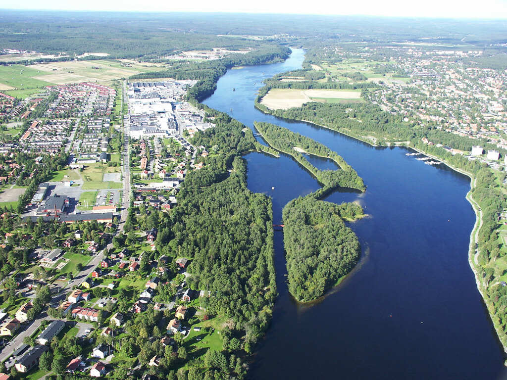 En flygbild som visar Böle och Bölesholmarna år 2003.