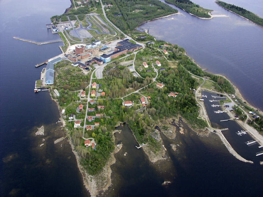 En bild från luften visar Hörnefors år 2004.