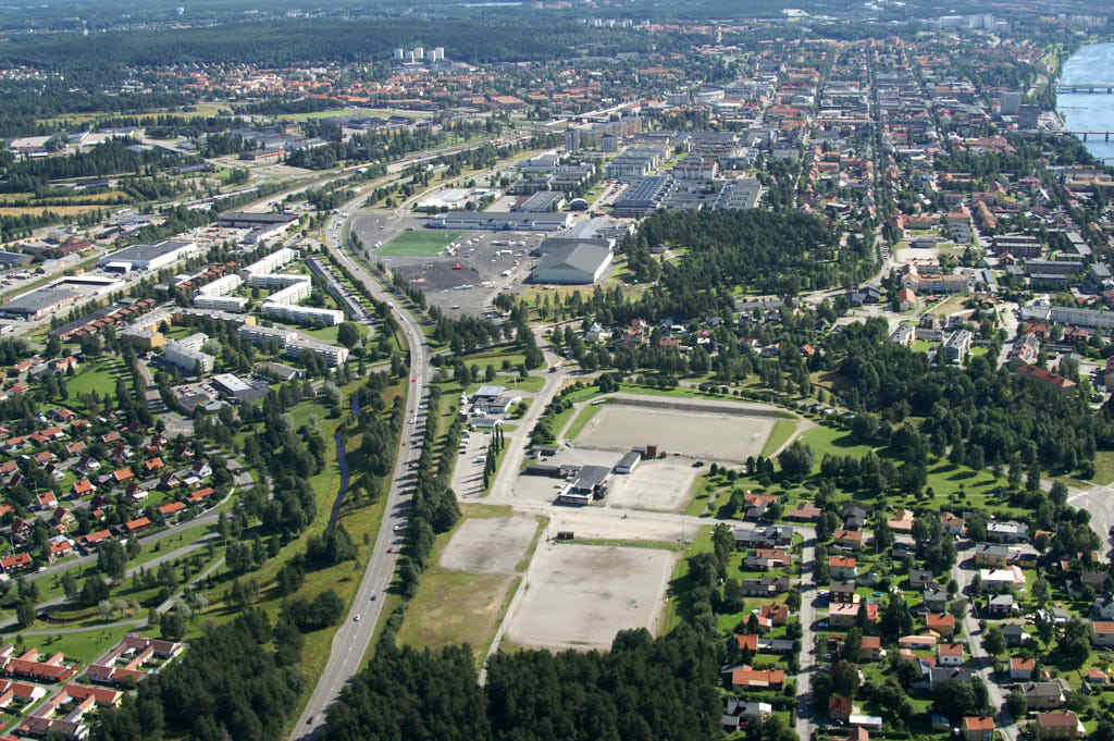 En bild från luften visar Sandåkern i Umeå år 2005.