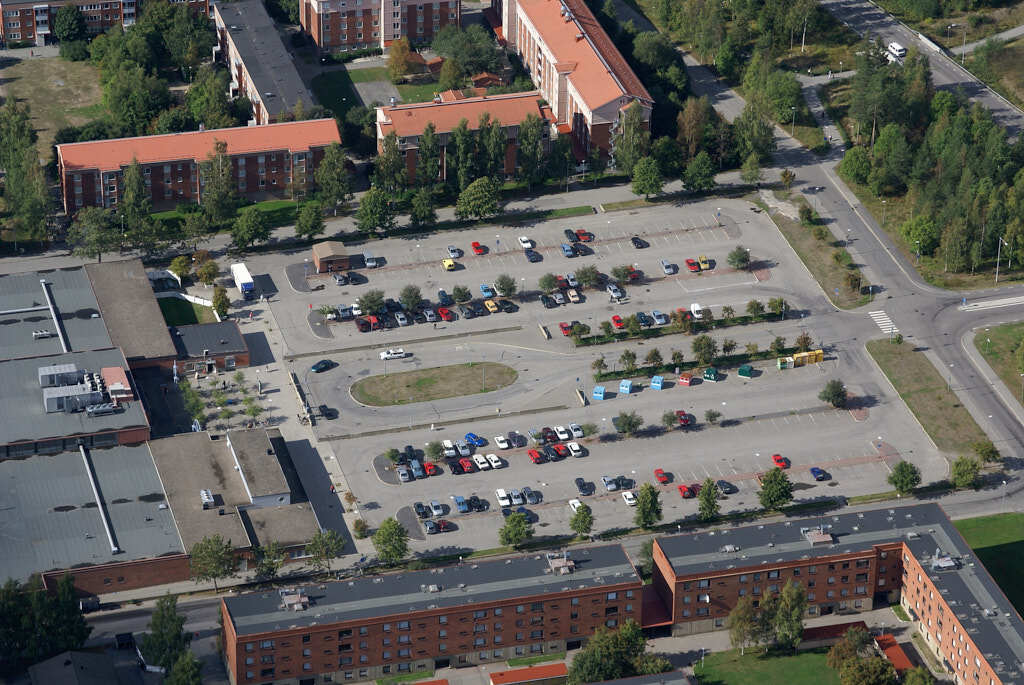 En bild från luften visar Ålidhem år 2006.