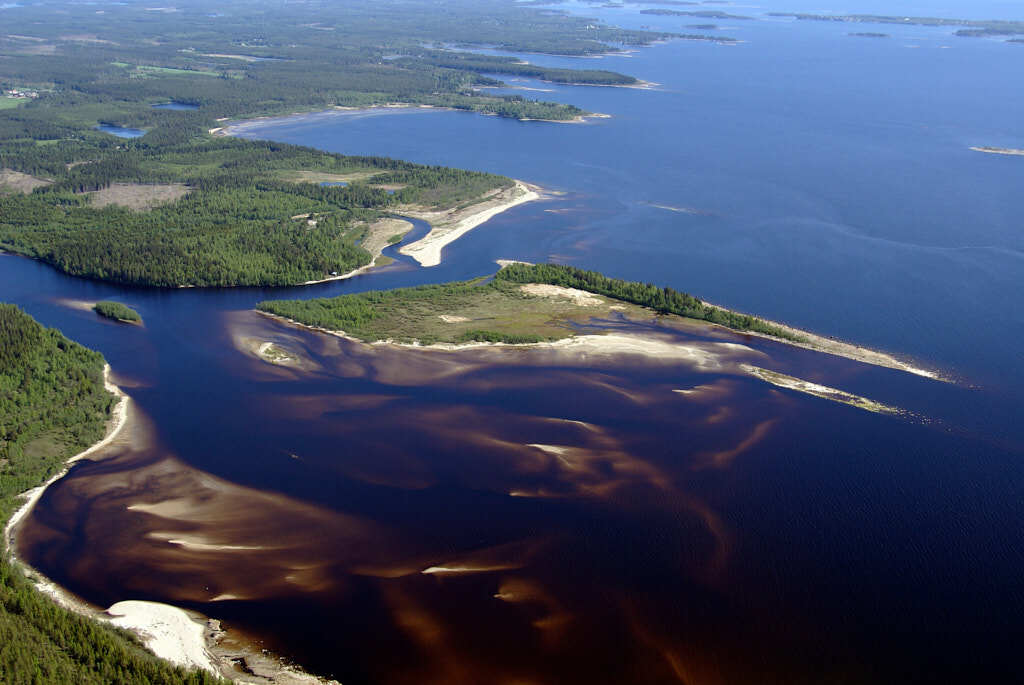 En bild från luften visar Fjärdgrundet och Öre älv år 2007.