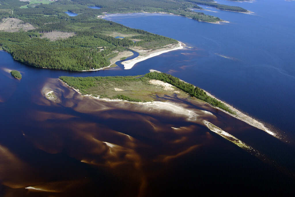 En bild från luften visar Fjärdgrundet och Öre älv år 2007.