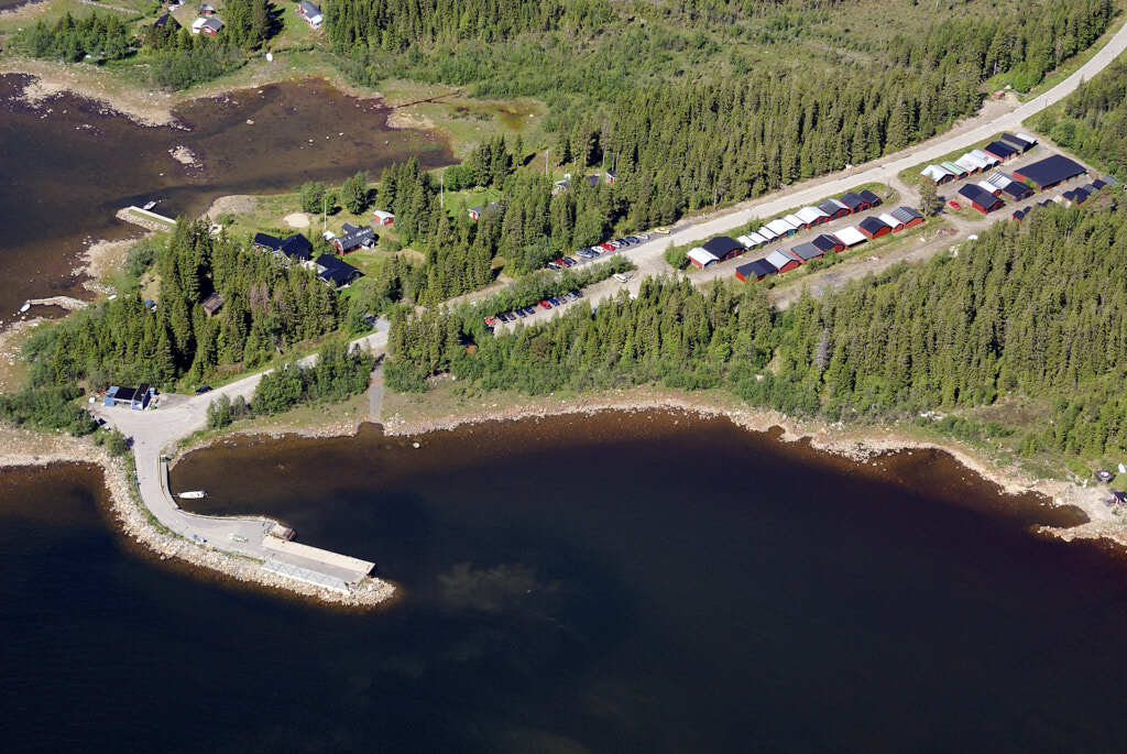 Bilden av Norrfjärdern från 2007, som togs från luften, ger oss en unik möjlighet att se platsen på ett sätt som sällan är möjligt.