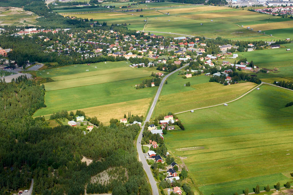 En bild från luften visar Röbäck år 2008.