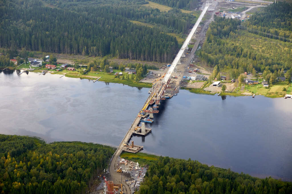 En flygbild som visar Botniabanan år 2008.