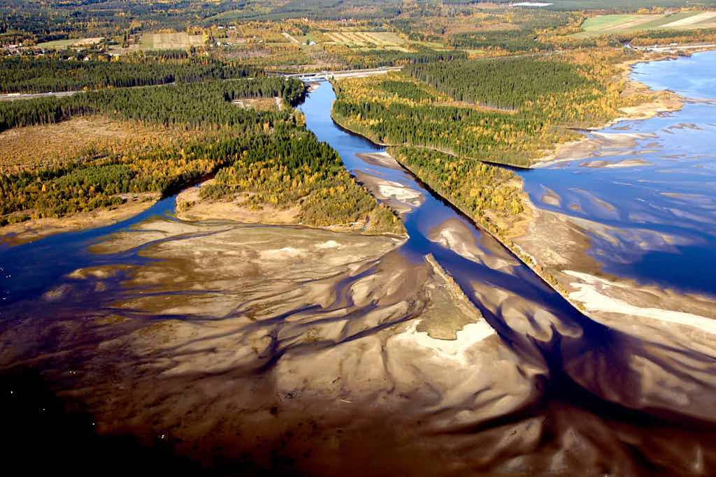 År 2008 togs bilden över Nordmaling, Öre älv, Öre och Fjärdgrundet. Den här bilden är inte bara intressant att titta på, den är också värdefull när man planerar städer och de som vill förstå hur städer ändras över tid. Den hjälper oss att se hur Nordmaling, Öre älv, Öre och Fjärdgrundet har utvecklats och hur de passar in i staden.
