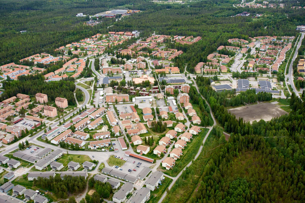 En bild från luften visar Ersboda år 2009.