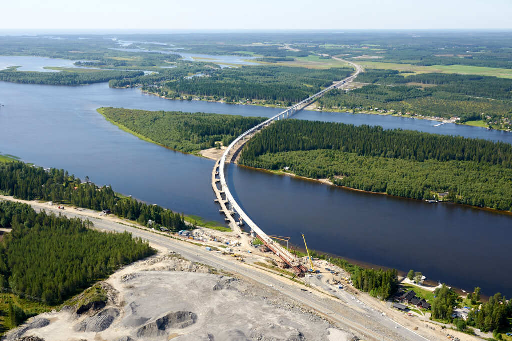 Här kan du se 2009 års flygbild över Storsandskär. 