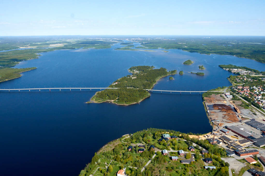 Umeå deltat och Holmen sett från luften år 2011.