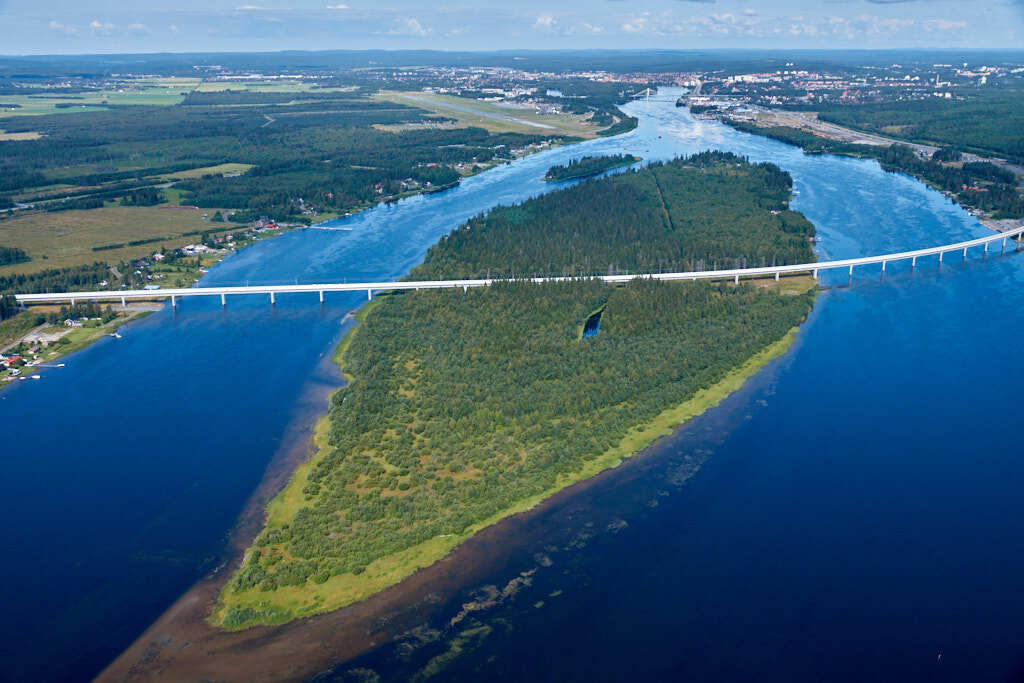 Umeå deltat och Storsandskär sett från luften år 2012.