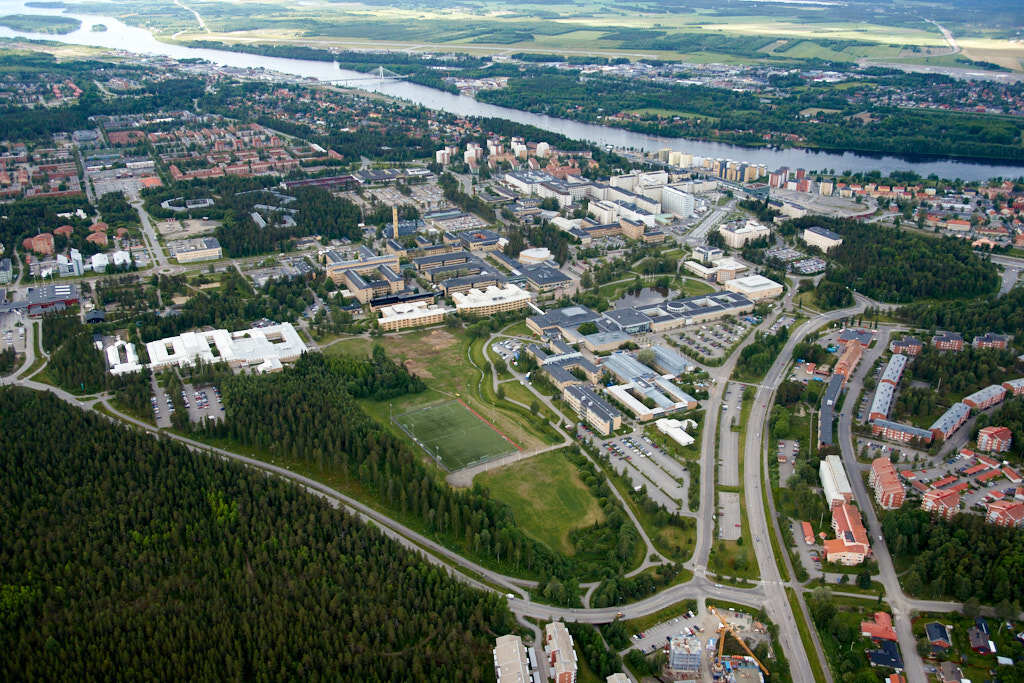 Universitetsområdet sett från luften år 2014.