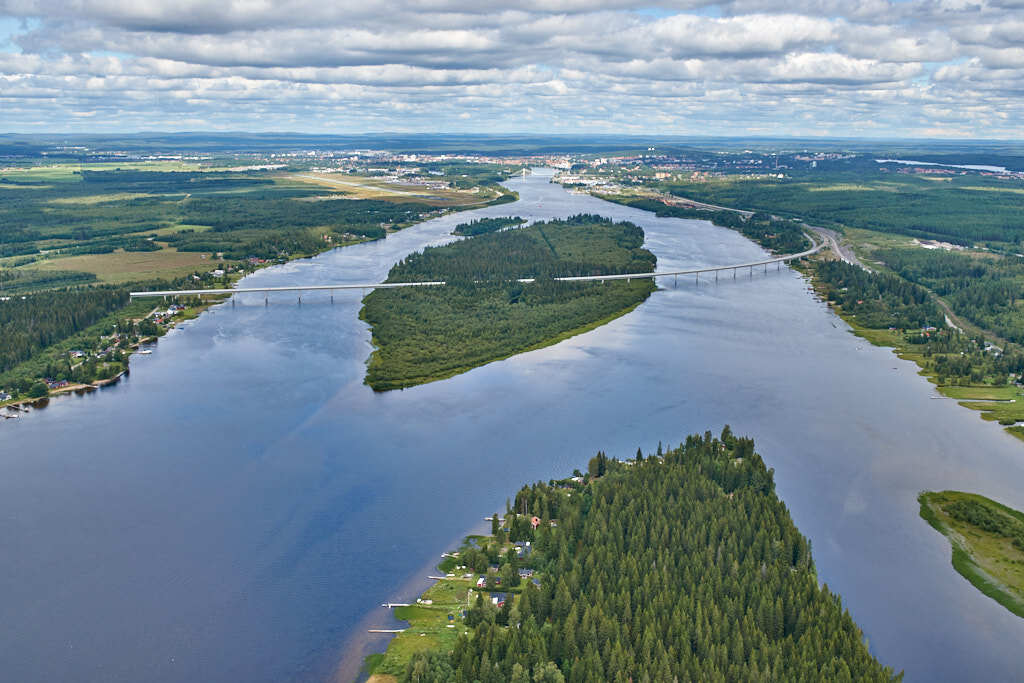 En bild från luften visar Umeå deltat och Storsandskär år 2016.