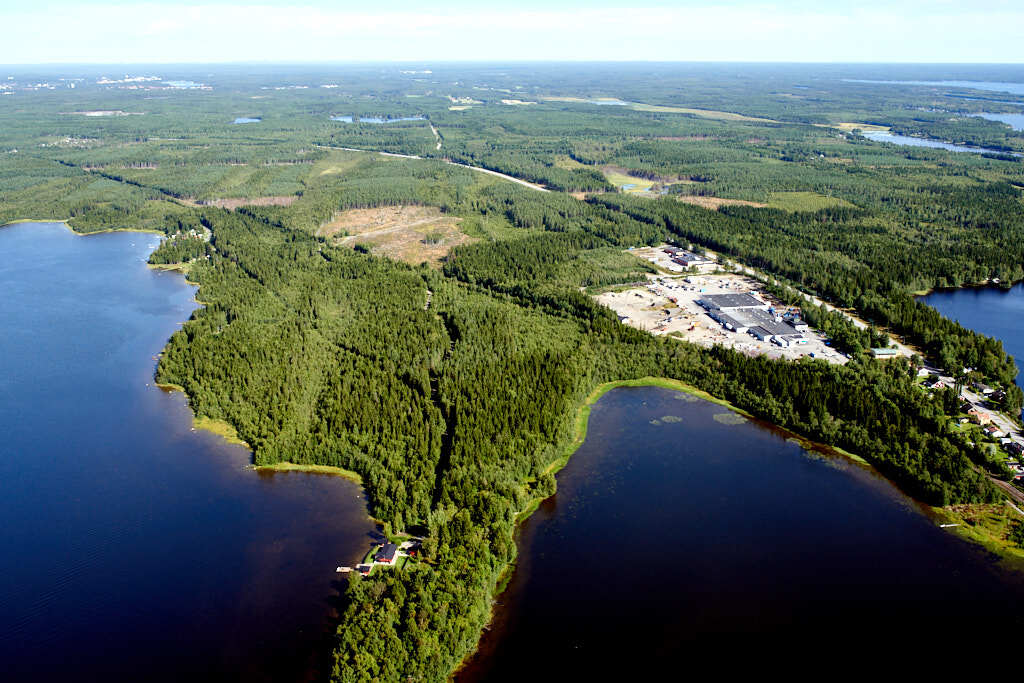 En bild från luften visar Holmsund år 2017.