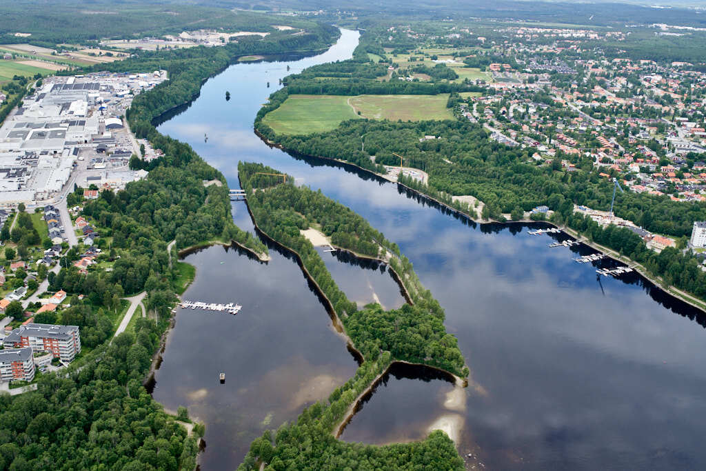 En bild från luften visar Bölesholmarna, Böle och Väst på stan år 2018.