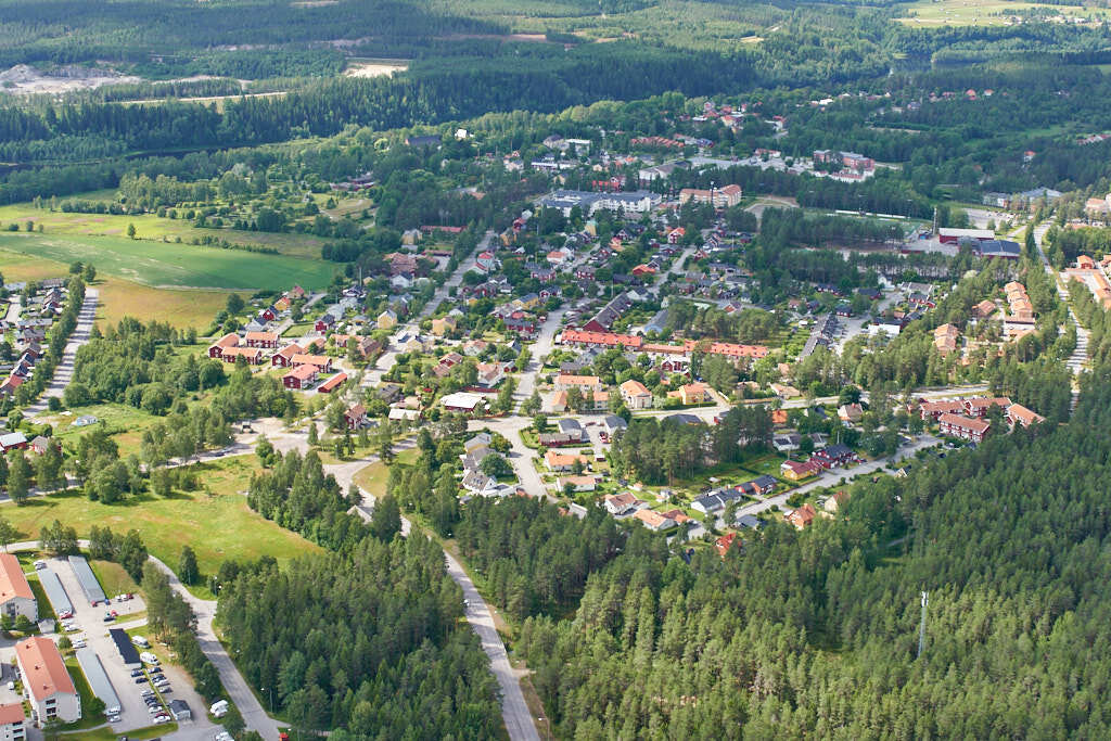 En flygbild som visar Västerhiske och Backen år 2019.