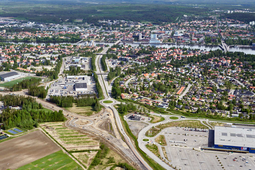 Ett flygbild av Teg år 2020. Det erbjuder oss en helt annan möjlighet att få en djupare och mer detaljerad inblick i denna plats än vad vi normalt kan uppleva från marknivå.